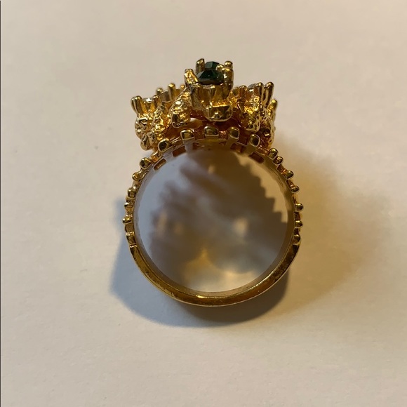 Vintage size 9.5 Gold Tone Green Stone Gatsby Ring - Picture 3 of 3